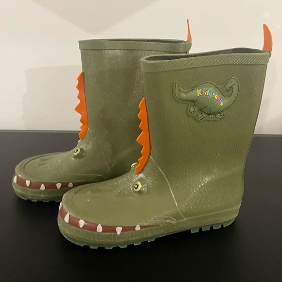 NWOT Kidorable Size 1 Super Cute Dinosaur Rain Boot
Made Rubber
Cotton lining - Picture 3 of 5